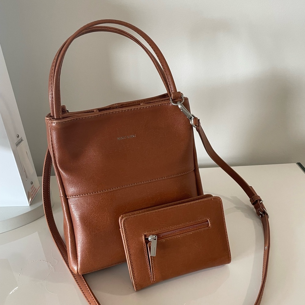 Matt&Nat shoulder purse and matching wallet